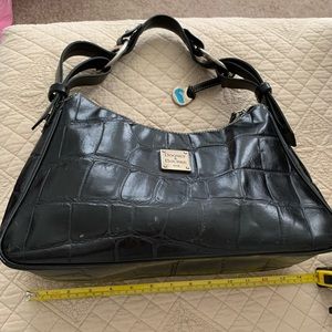 Dooney & Bourne crock hobo satchel- black.